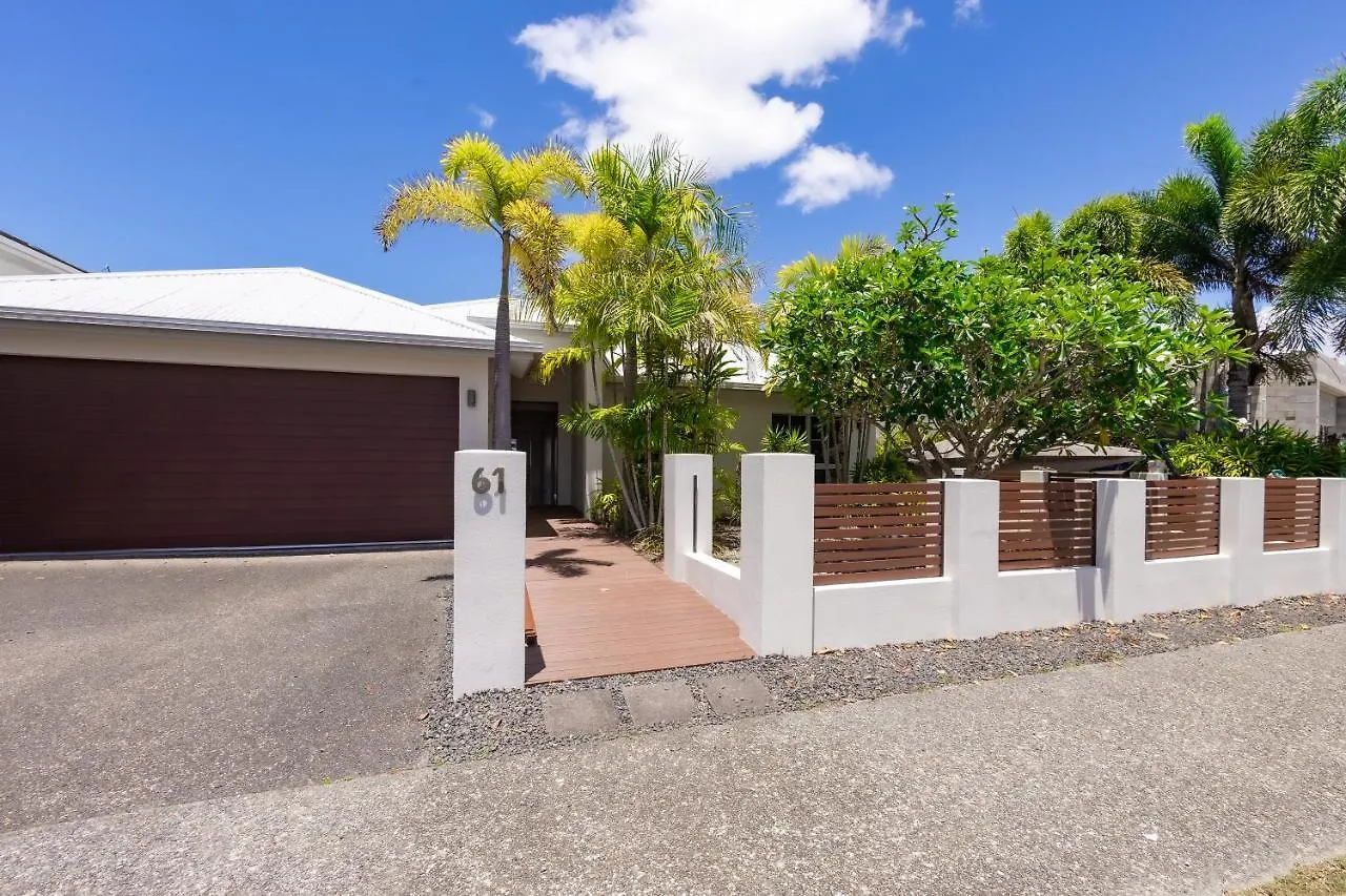 Cairns Beaches Home, Marina View, Sleeps 12 Yorkeys Knob Semesterbostad