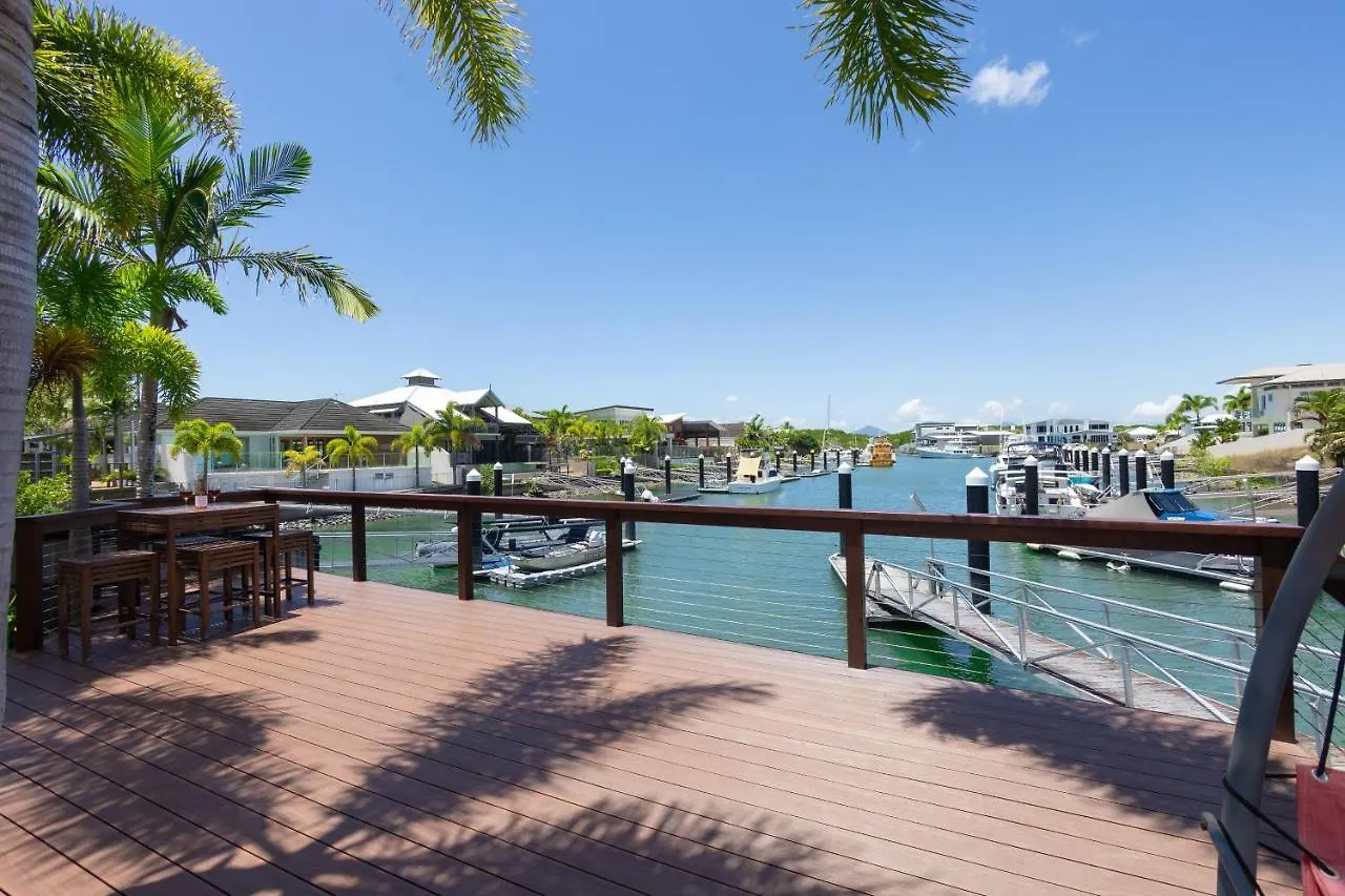 Semesterbostad Cairns Beaches Home, Marina View, Sleeps 12 Yorkeys Knob Australien