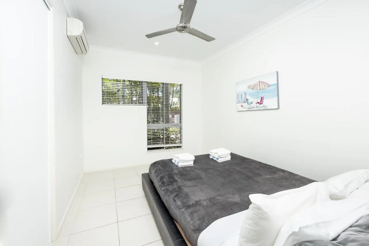 Tatil Evi Cairns Beaches Home, Marina View, Sleeps 12 Yorkeys Knob